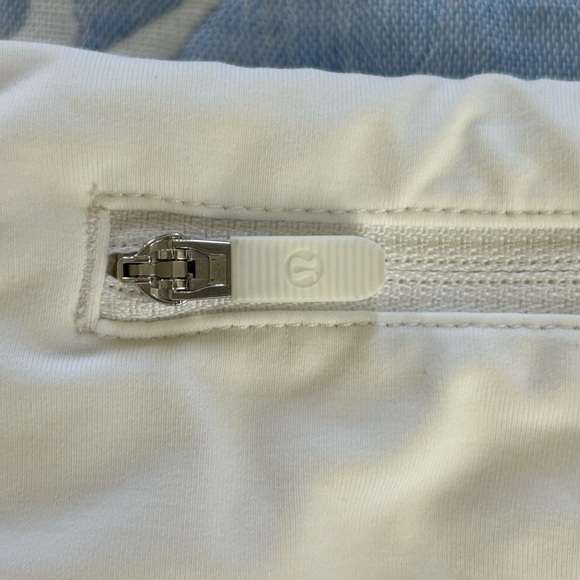 Lululemon Play Off The Pleats Skirt
Size 4
White - Picture 3 of 8
